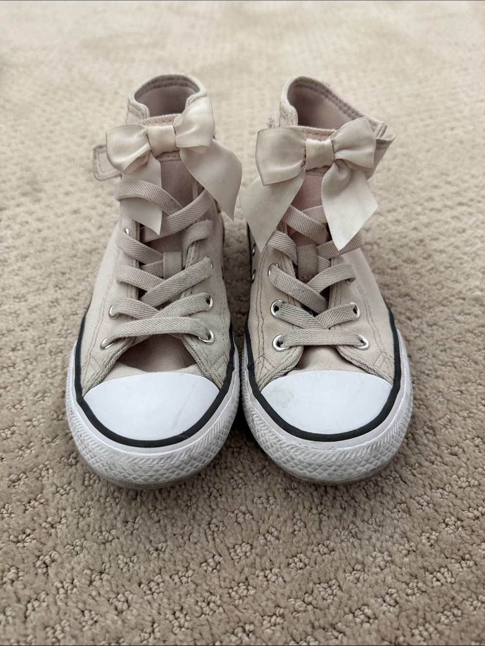 Converse Kids High-Top Sneakers in Light Beige with White Toe